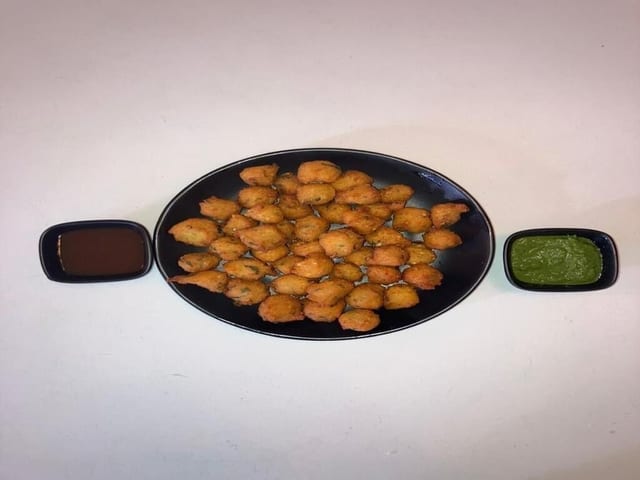 Moong Daal Pakoda (Online).