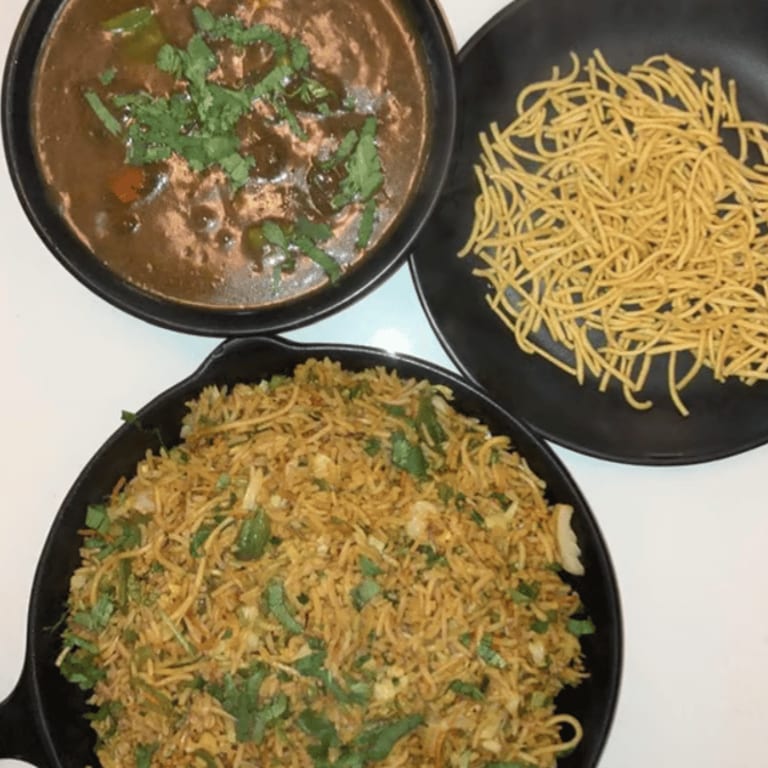 Garlic Noodles: A Flavorful Asian Delight