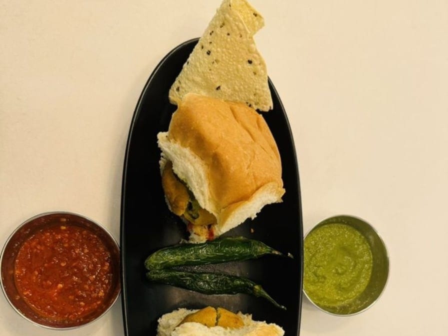 Vada Pav 2 Pieces (Online).