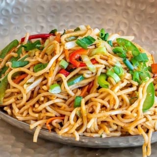 Schezwaan Noodles (Online)