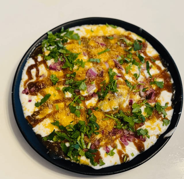 Rajasthani Pyaaz Kachori Chaat (2 Pcs) (Online).
